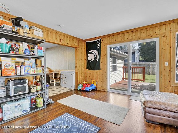 4th image of 607 Cherry St
