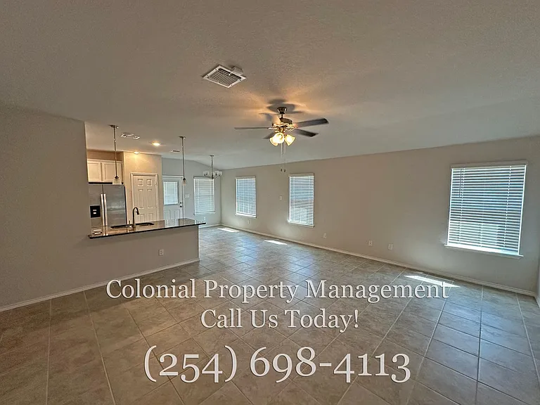 2424 Elba Dr — Photo 2