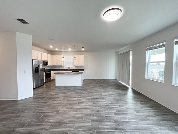 3rd image of 807 Ofanto Way