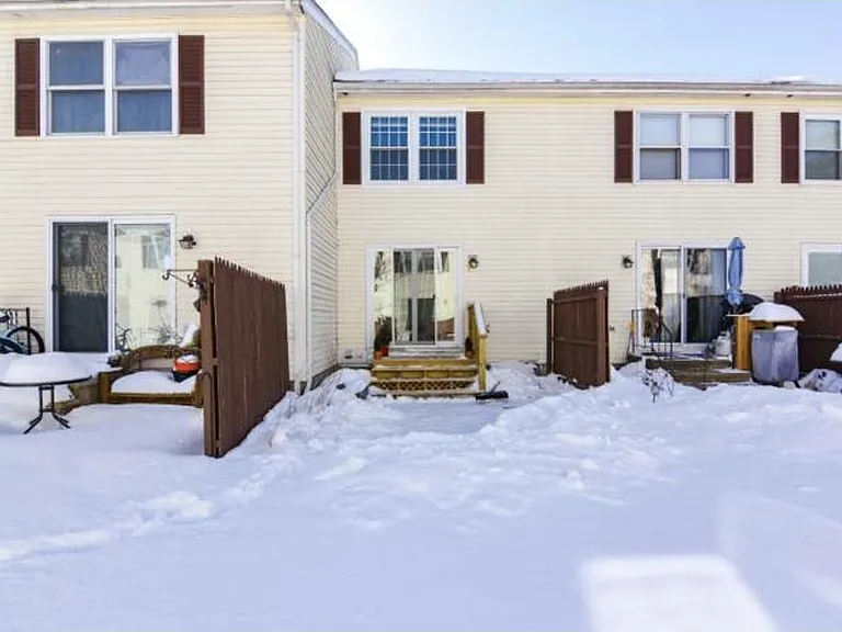 794 Court St #D — Photo 30