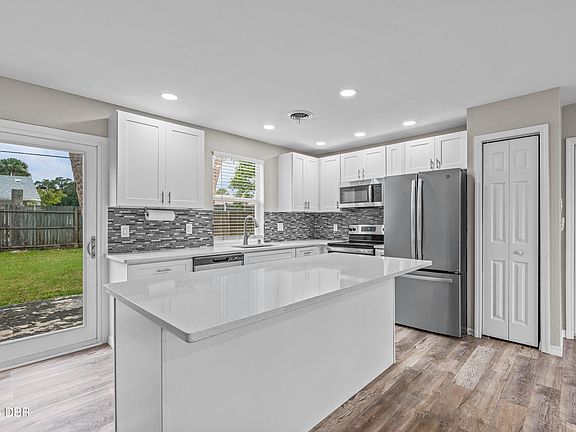 5th image of 882 W Coquina Dr