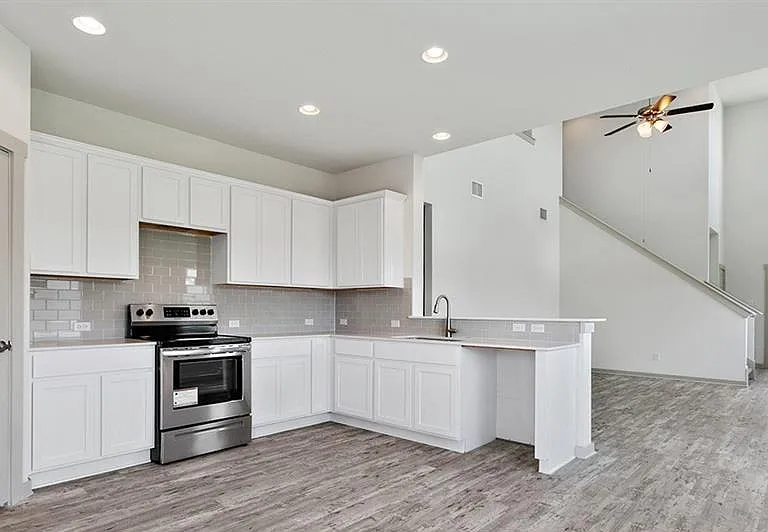128 New Hampton Way — Photo 1