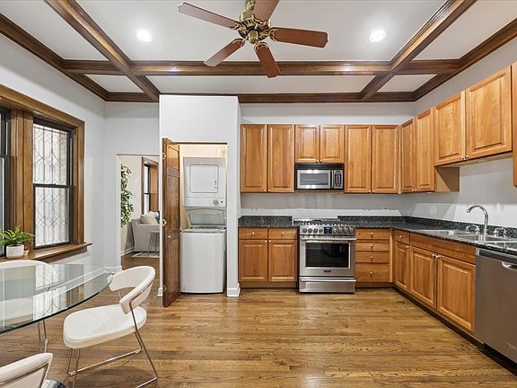 5th image of 4028 N Sheridan Rd APT 1R