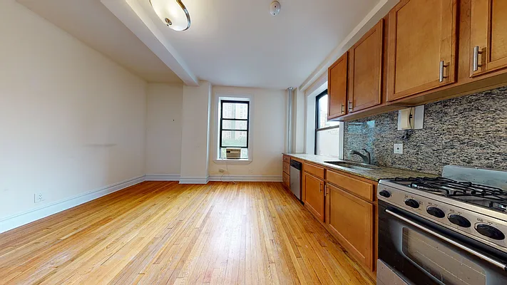 Rented by Bond New York | media 19