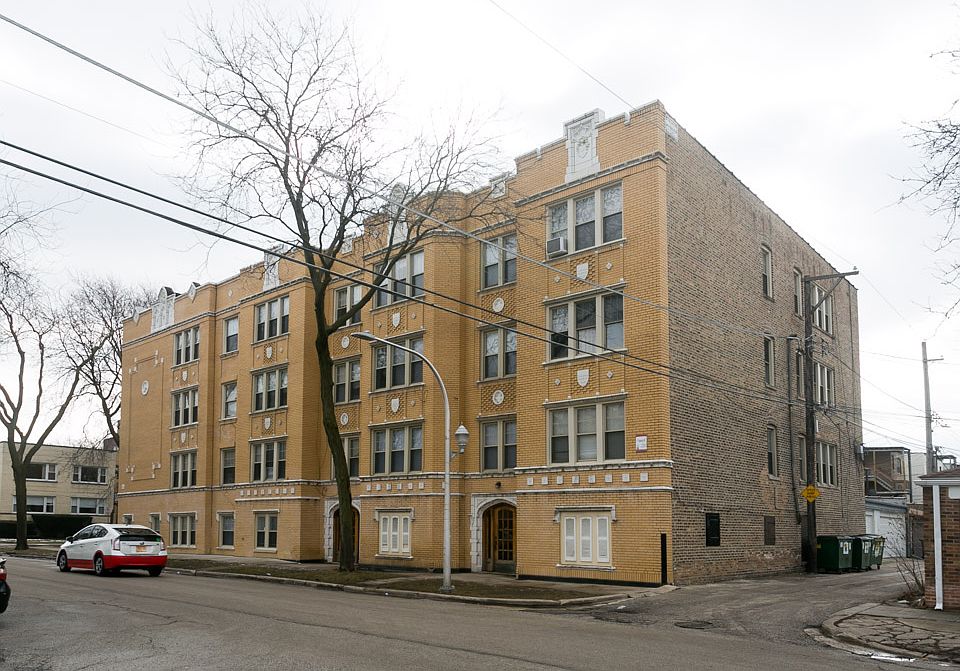 1st image of 2637 W Granville Ave #4