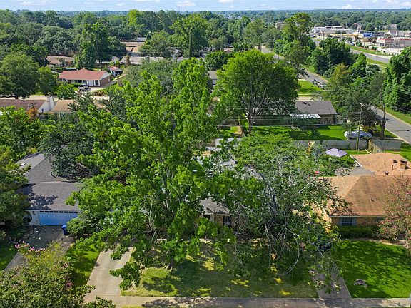 5th image of 265 Suzanne Dr