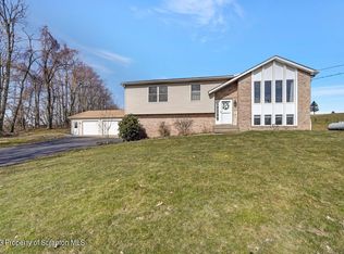 898 Dickinson Rd, Dalton, PA 18414