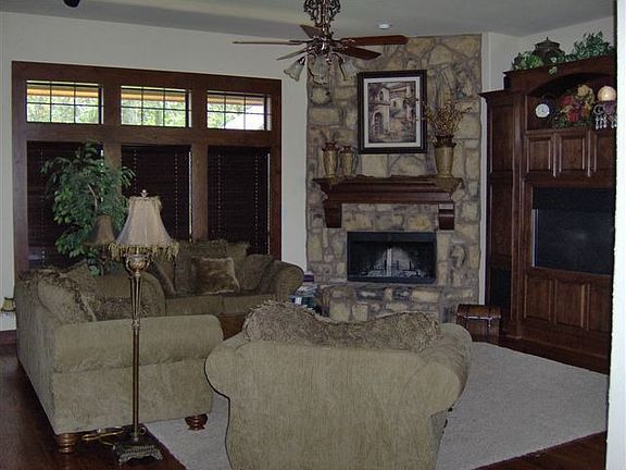 2nd image of 110 Bent Oak Dr