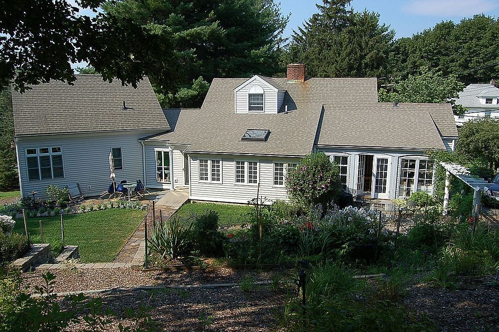 65 Austerlitz St, Chatham, NY 12037 Zillow