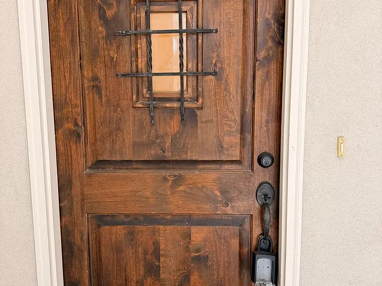 2320 Stutz Dr — Photo 3