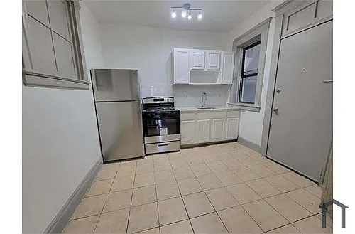 66 N Grove St #6 Photo 1