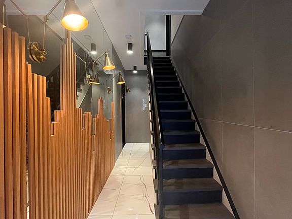 3rd image of 172 New York Ave #1R