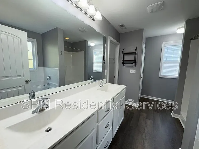 9393 Cassadine Ct NE — Photo 21
