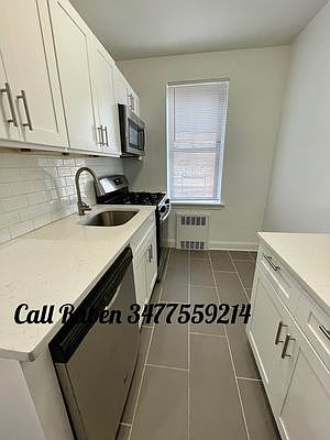 3rd image of 141-30 Pershing Cres #6AA