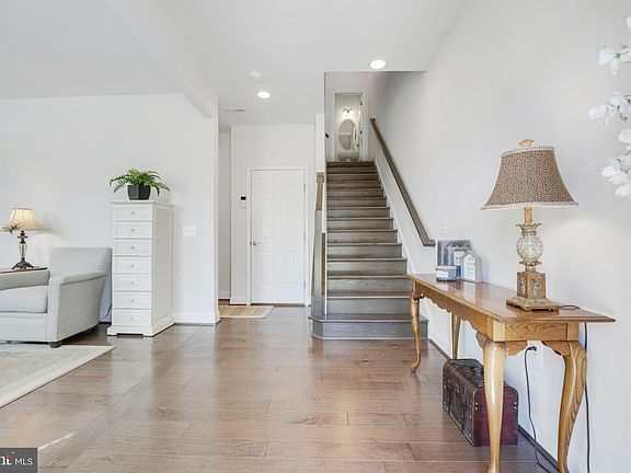 4th image of 2067 Alder Ln