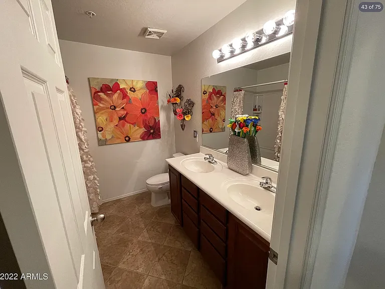 2914 E Dunbar Dr — Photo 39