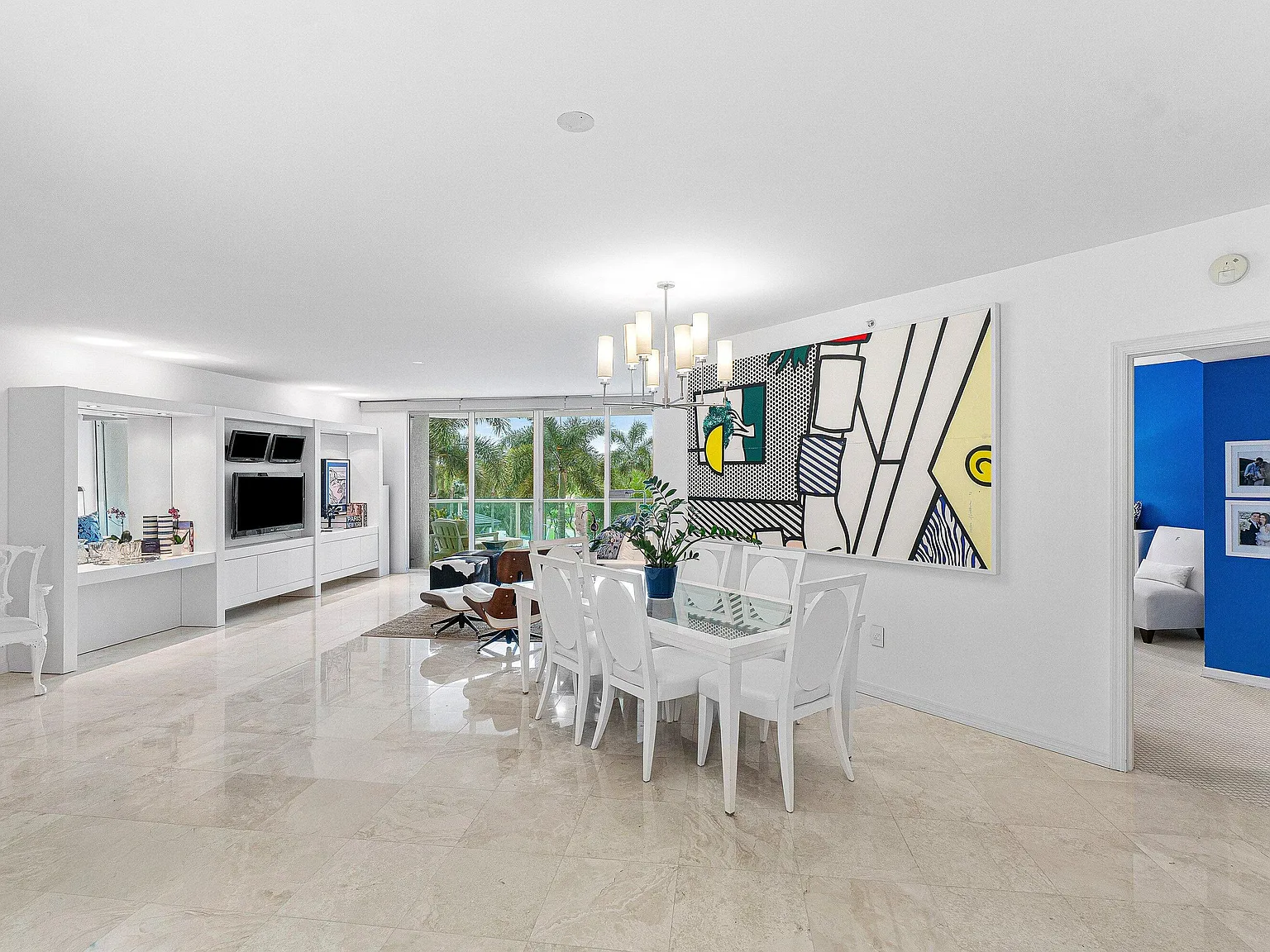 550 SE Mizner Blvd — Photo 2