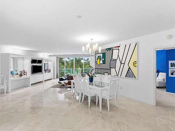 2nd image of 550 SE Mizner Blvd APT B309