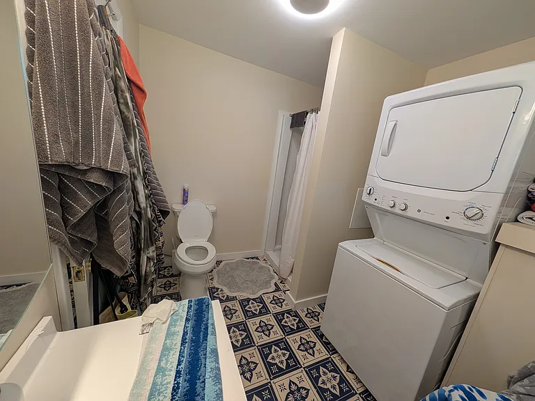 14 Academy St #C — Photo 5