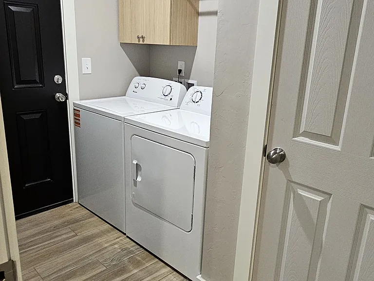 2361 N Thompkins Ave #504 — Photo 6