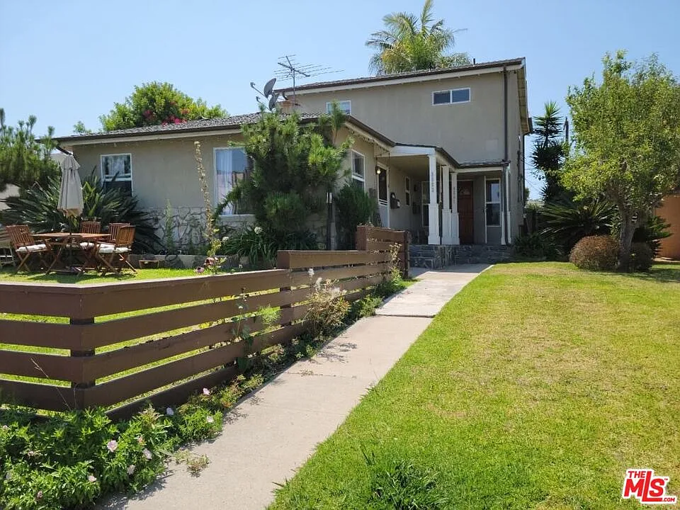 8501 Lilienthal Ave