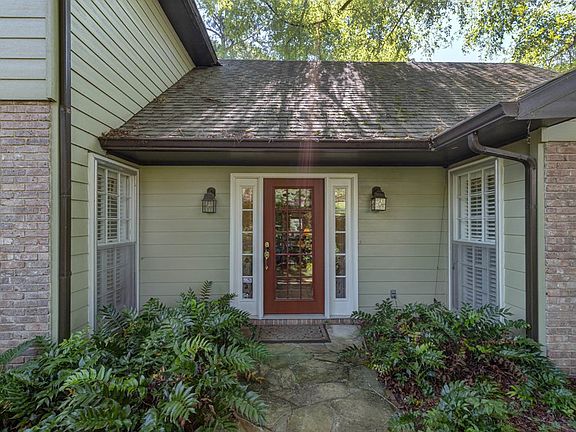 3rd image of 6080 Canterbury Dr