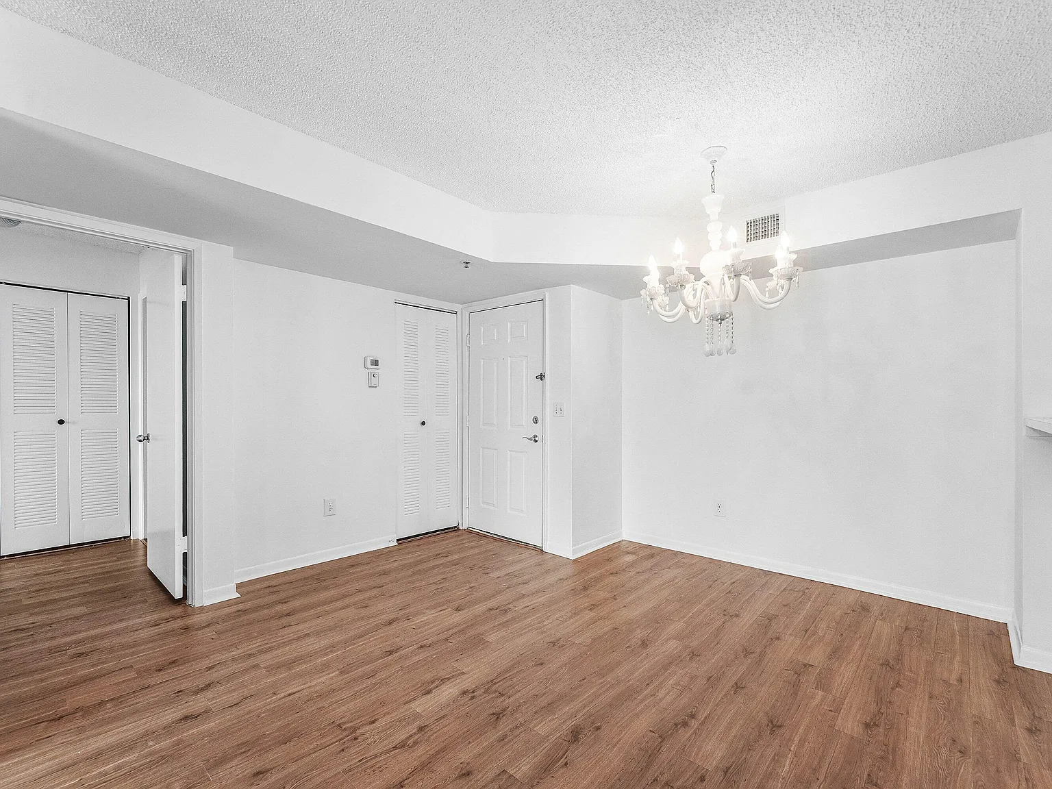 2 bed, 2.0 bath, 1036 sqft, $2,500 — Photo 4