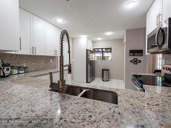 5th image of 7088 Lantana Ln #158
