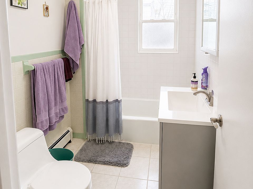 1st image of 112 Thurston St APT 2