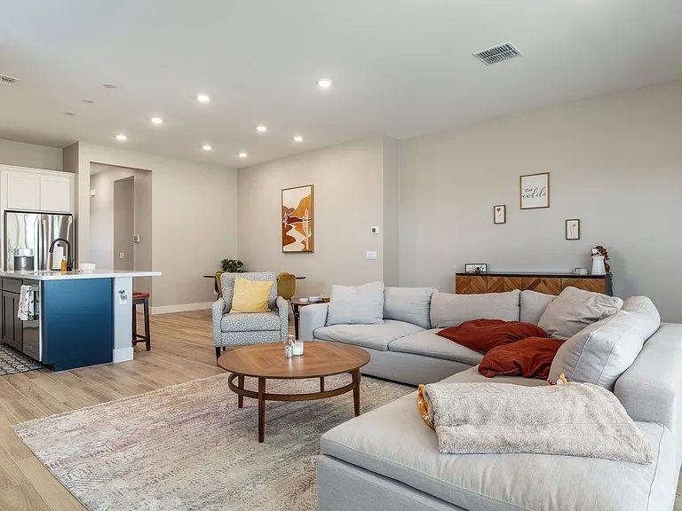 1725 E Questa Dr — Photo 14