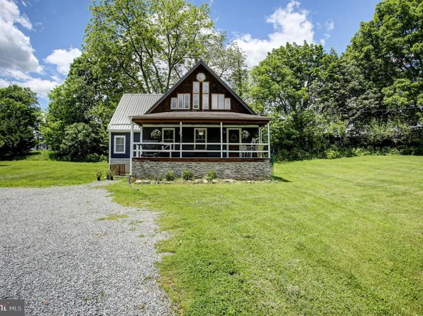 10 W Fairview Ave, Mercersburg, PA 17236