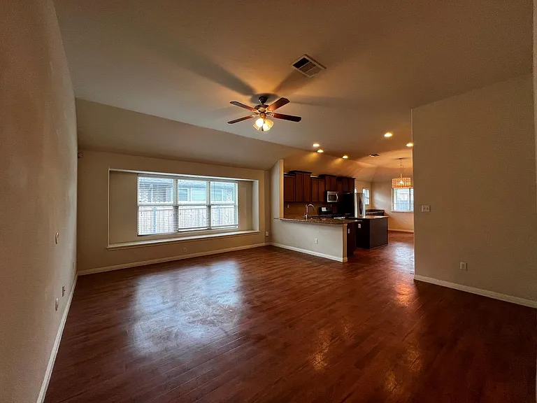 2708 Cottonwood Shores Dr — Photo 7