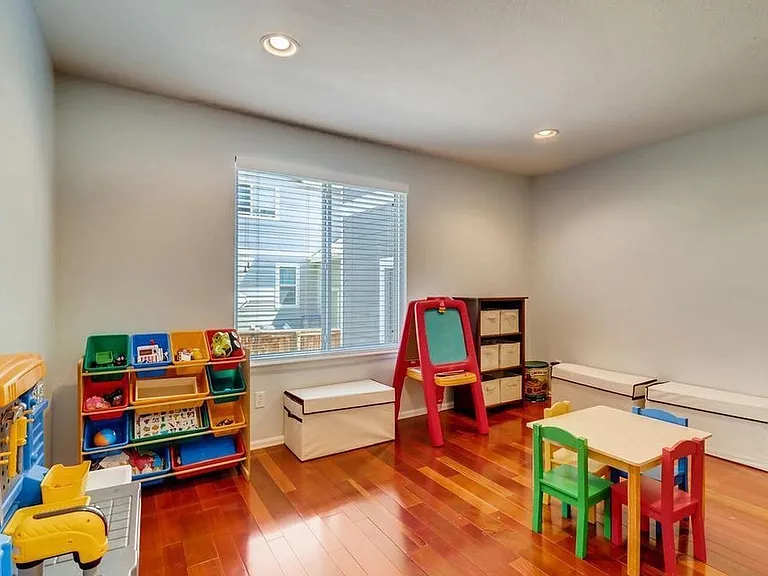 1609 Hallet Peak Dr — Photo 24