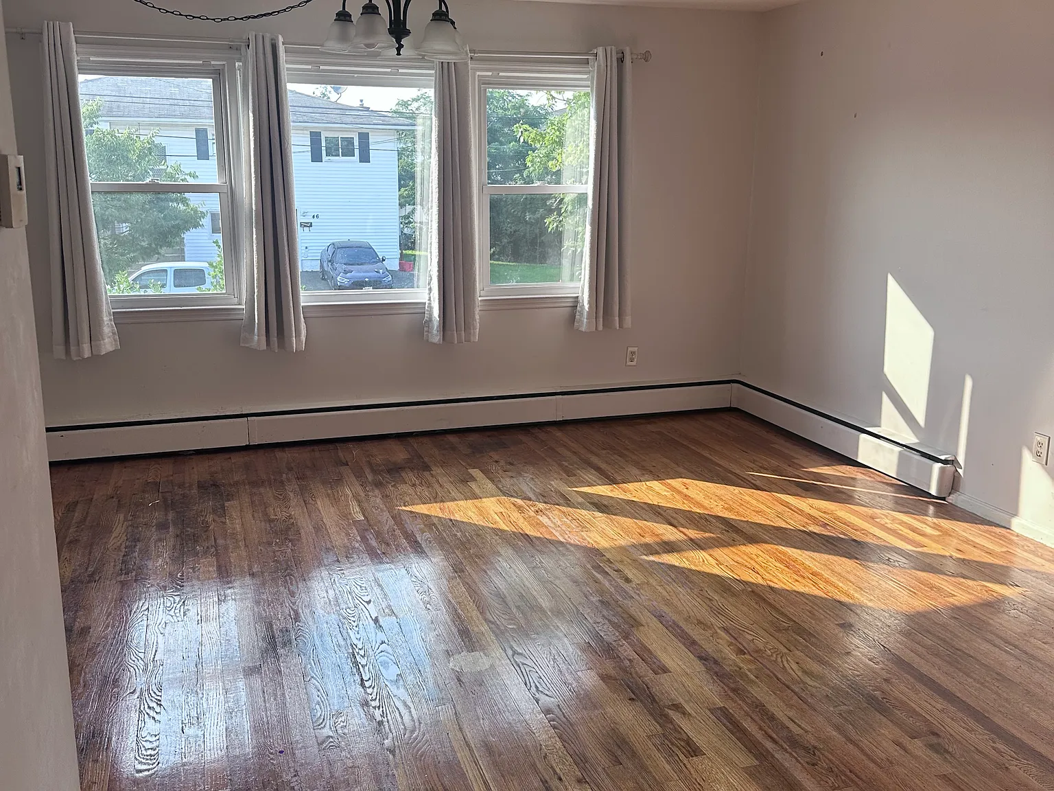 3 bed, 2070 sqft, $3,200 — Photo 4