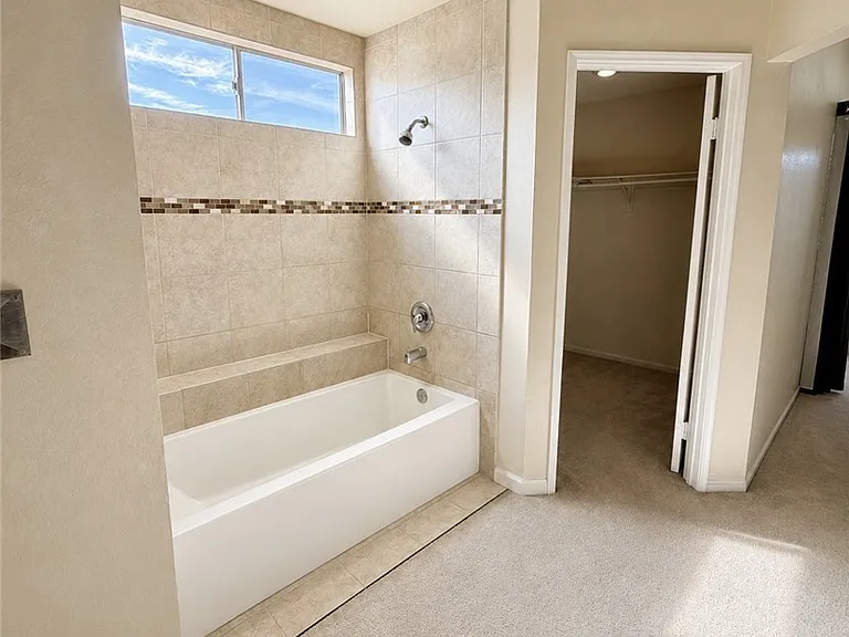 39300 Medina Ct — Photo 6