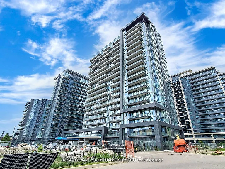 20 Gatineau Dr #402 — Photo 1
