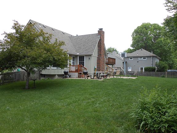 4th image of 502 NE Wild Plum Pl