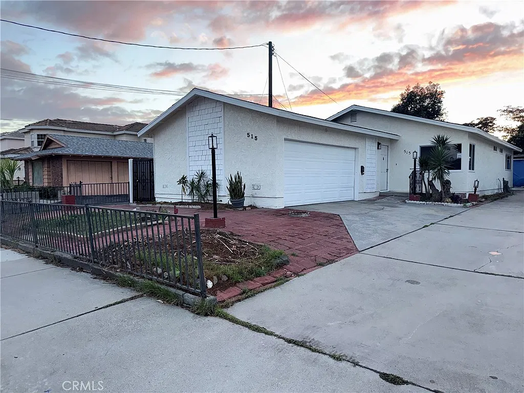 3 bed, 1438 sqft, $3,850 — Photo 1