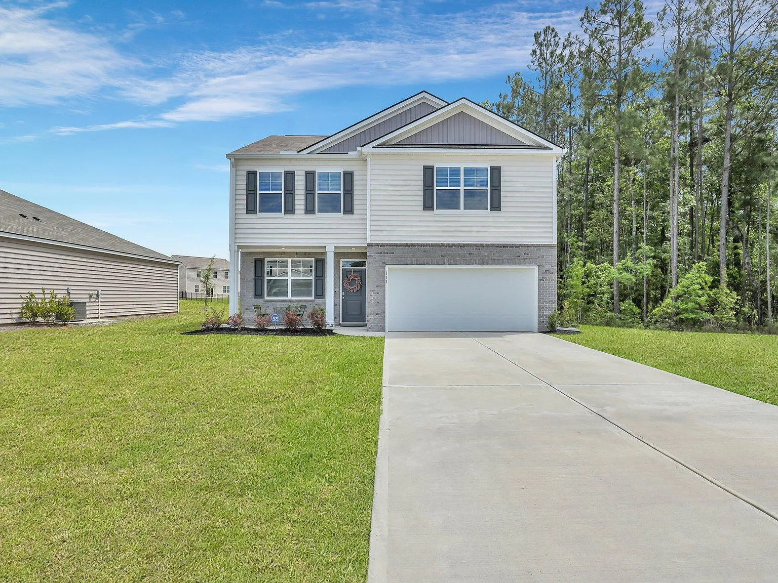 4 bed, 2.5 bath, 2168 sqft, $2,700 — Photo 2
