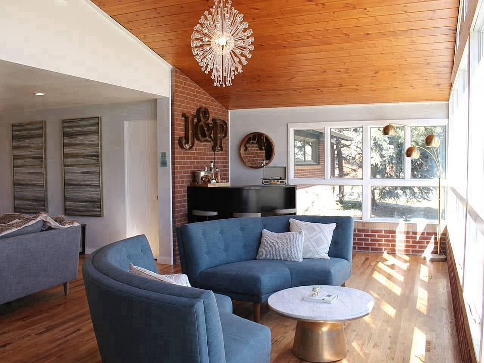 Front of home. Tons of natural light