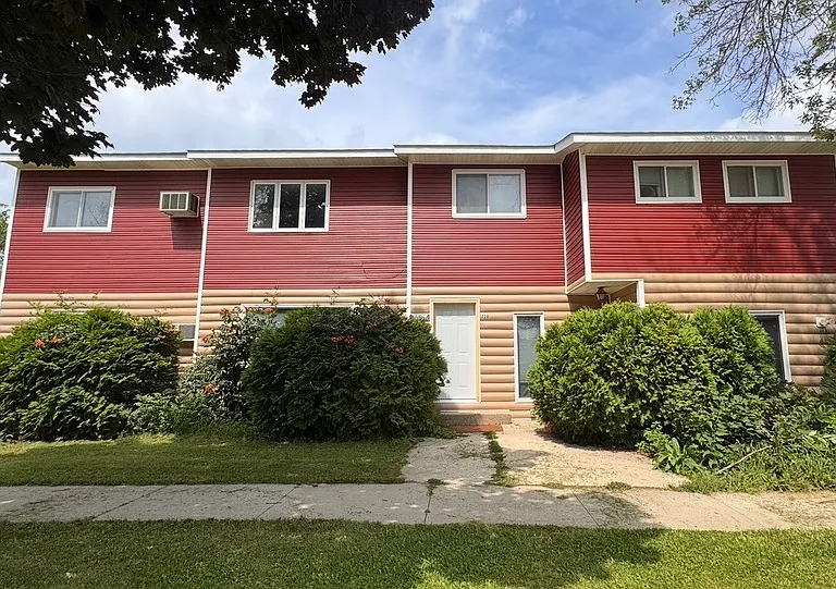 228 E Main St — Photo 1