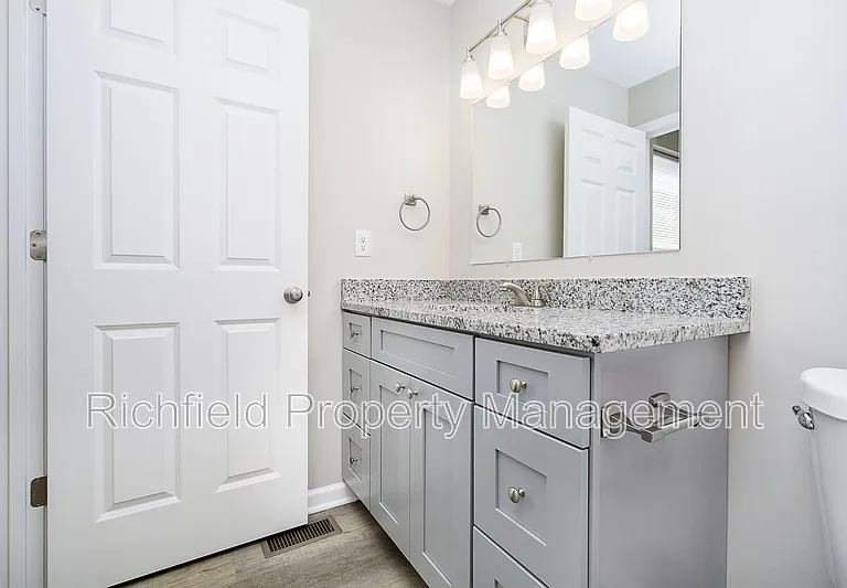420 S Hamilton Ave #A — Photo 19