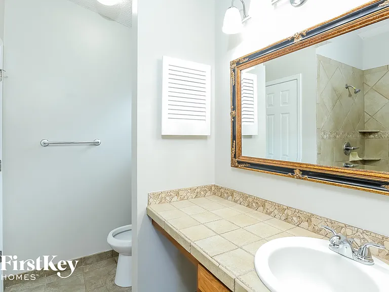 3021 Caroline Crest Dr E — Photo 10