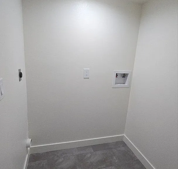 33(835E) — Photo 15