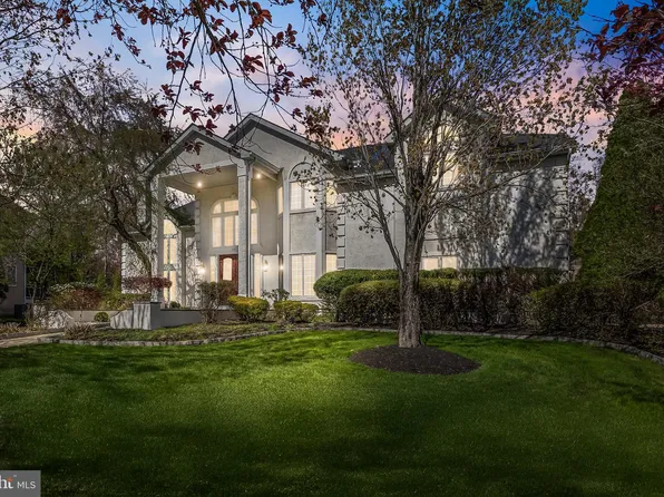 54 Manor House Dr, Cherry Hill, NJ 08003