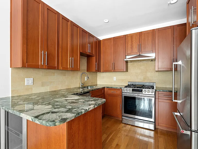 450 E 117th St #1A — Photo 4