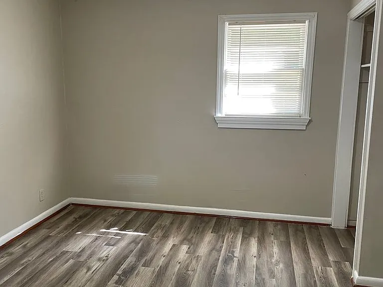 214 Lambert Rd #5-8 — Photo 9