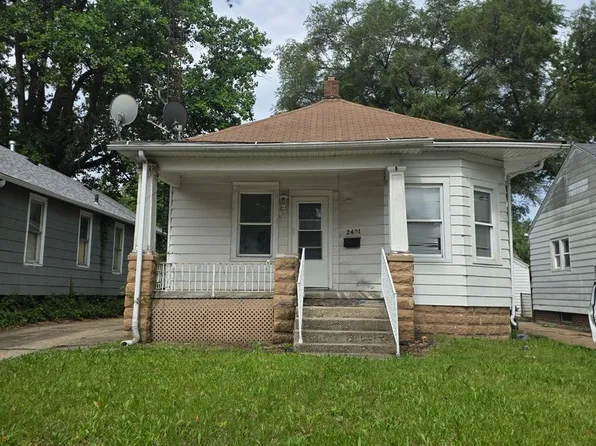 2451 S 11th St, Springfield, IL 62703