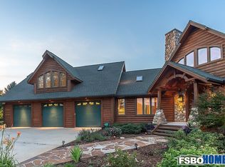 3940 Causeway Cir NE, Solon, IA 52333