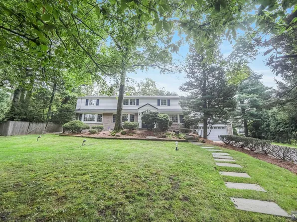 27 Lane Dr, Englewood, NJ 07631